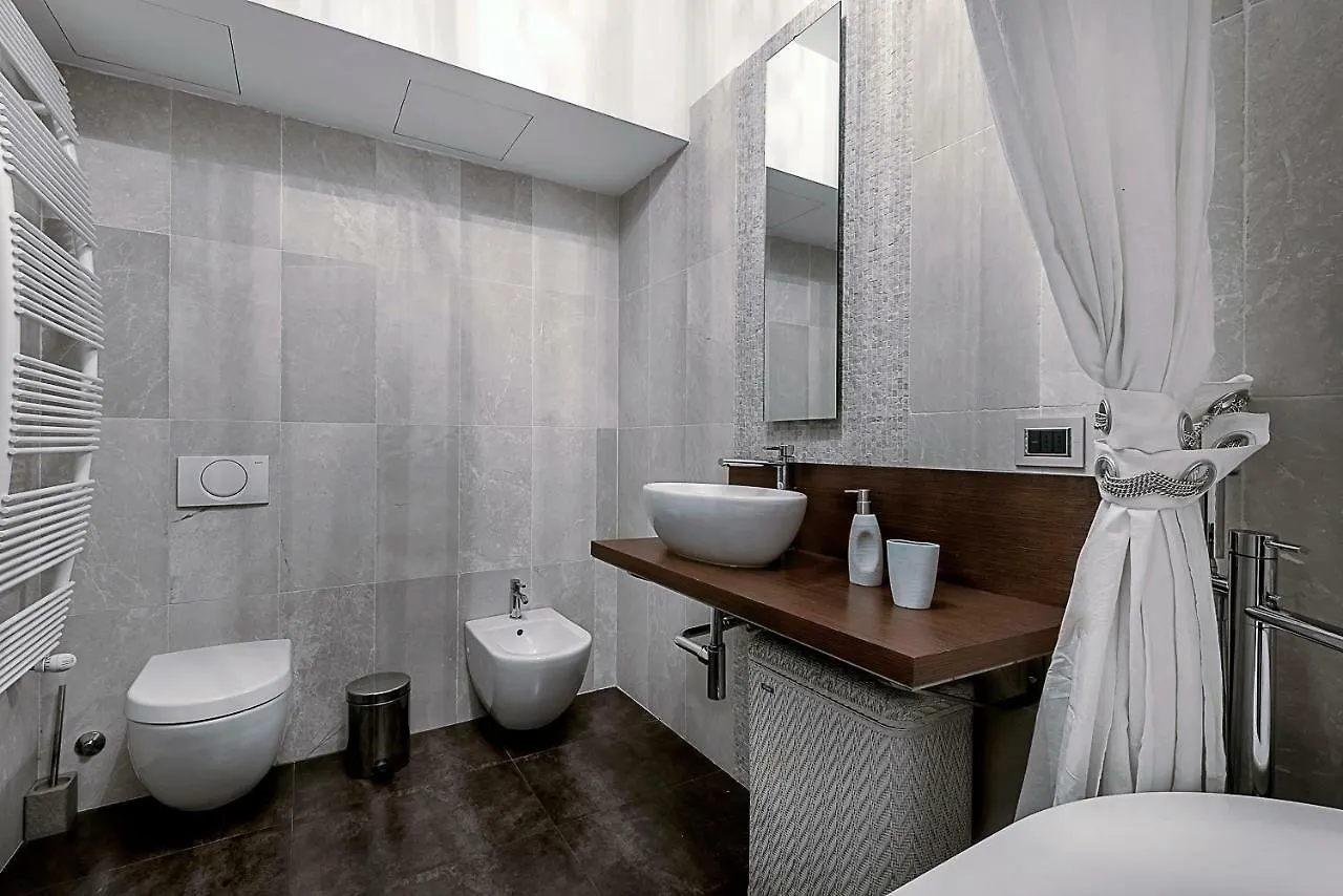 Milano Central Luxury 0*, Milan