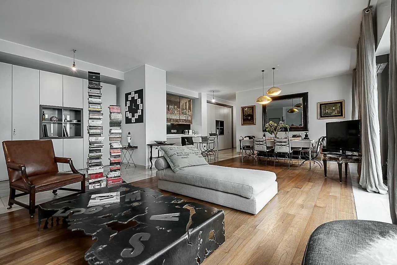 Milano Central Luxury 0*, Milan Italy
